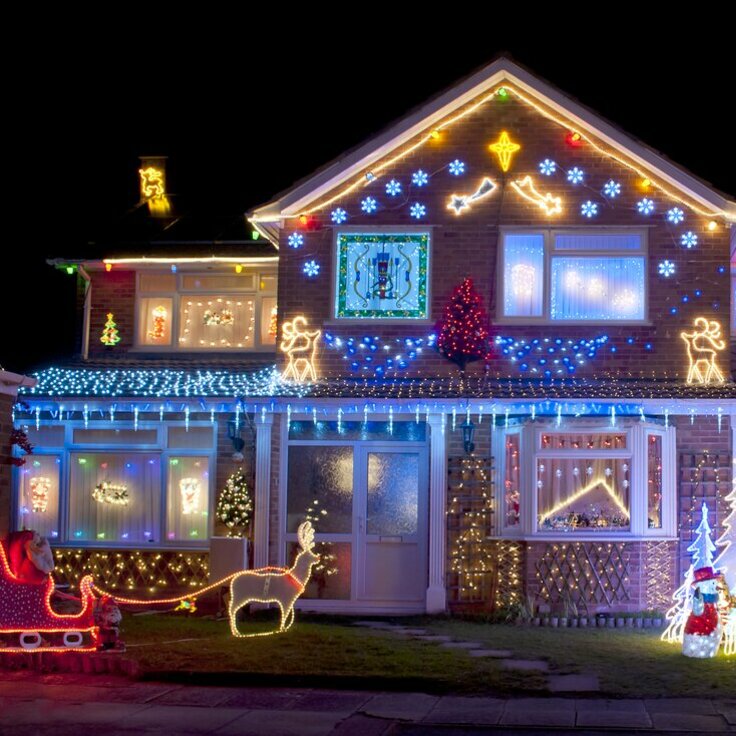 A Guide to Christmas Lights - Tree Lights, Scenery Lighting, and Commercial Brilliance (Christmas)